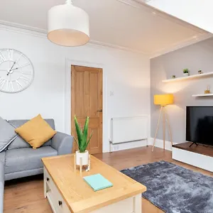  Apartment Holburn