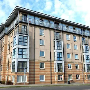  Apartment Lovely 2 Bed Close To Beach!