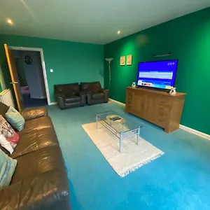  Apartment Comfortable, Self Contained 2 Double Beds Town Near Pittodrie Stadium
